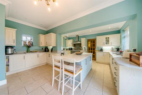 4 bedroom detached house for sale, Tuffley Avenue, Gloucester