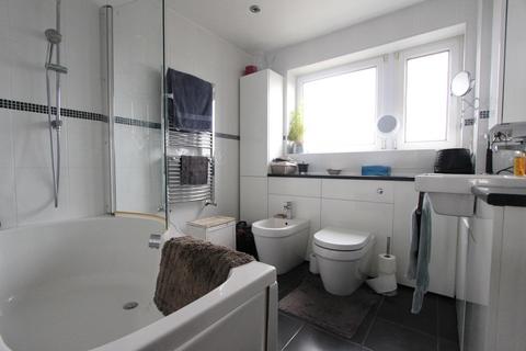 2 bedroom flat for sale, The Marina, Deal, CT14