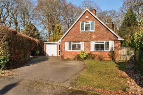 3 bedroom detached house for sale, Starwood Close, West Byfleet, KT14