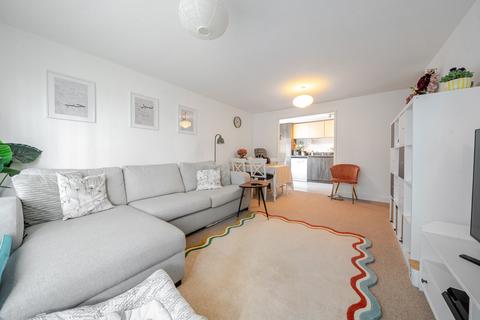 2 bedroom apartment for sale, Wallace Close, Uxbridge, Middlesex