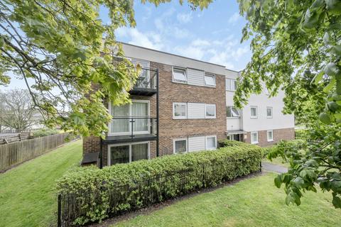 8 Wallace Close, Uxbridge, UB10 0SB