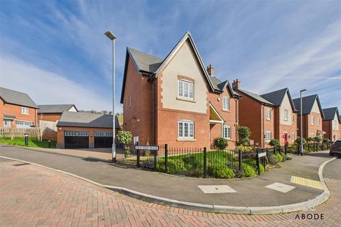 4 bedroom detached house to rent, Glade View Drive, Burton-On-Trent DE13