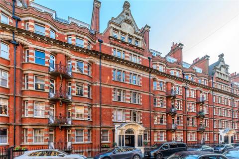 Clarence Gate Gardens, Glentworth Street, London