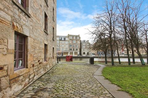 Studio to rent, Commercial Wharf, Edinburgh EH6