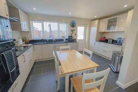 2 bedroom detached bungalow for sale, The Paddocks, Brandon IP27