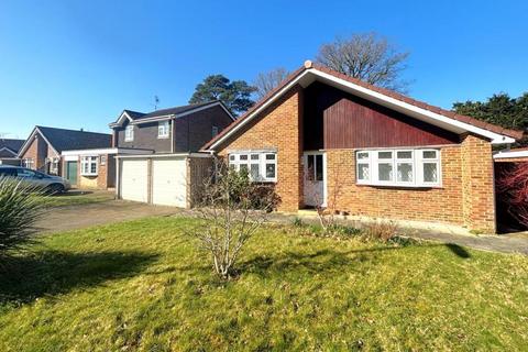 3 bedroom detached bungalow to rent, Claydon Road, Woking GU21