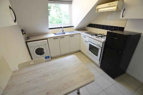 2 bedroom apartment to rent, Derwentwater Grove, Headingley, Leeds LS6