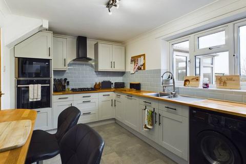 3 bedroom semi-detached house for sale, Hamilton Close, Thetford IP25