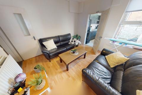 3 bedroom semi-detached house to rent, 10 St Pauls Avenue, Nottingham, NG7
