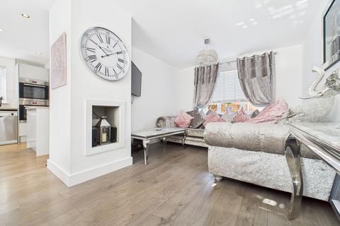 2 Forge Avenue, Calverton, Nottingham, NG14 6HU