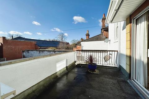 4 bedroom detached house for sale, Binswood Avenue, Leamington Spa