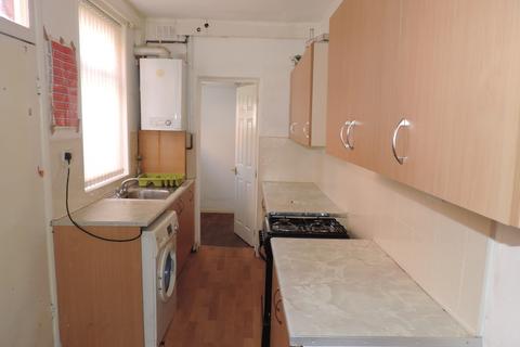 2 bedroom terraced house to rent, 14 Kingston Road, 1QB