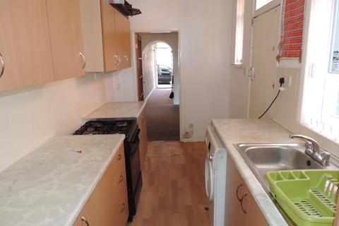 2 bedroom terraced house to rent, 14 Kingston Road, 1QB