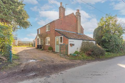 3 bedroom detached house for sale, Kings Road, Market Lavington, Devizes