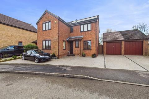 4 bedroom detached house for sale, Hazel Crescent, Towcester, NN12