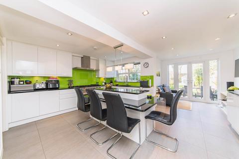 4 bedroom link detached house for sale, Cavendish Crescent, Elstree