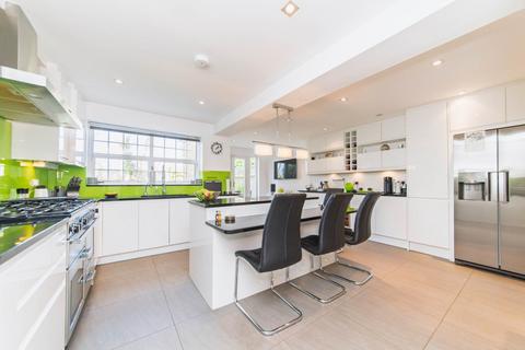 4 bedroom link detached house for sale, Cavendish Crescent, Elstree