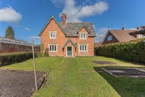 3 bedroom detached house for sale, The Spring, Market Lavington, Devizes