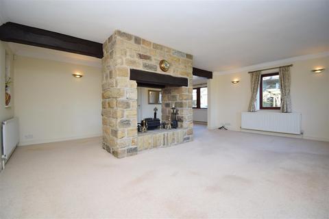 3 bedroom detached house to rent, Old Mount Farm, Wakefield WF4