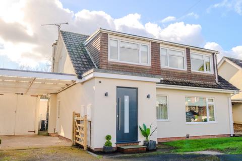 7 Lower Close, Halberton, Tiverton, EX16 7BA