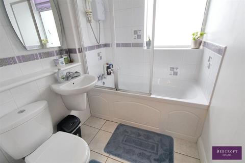 5, Leecrest House Doncaster Road, Ardsley, Barnsley, S71 5EH