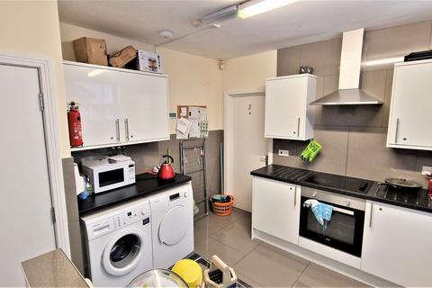 undefined, LUTON, LU1