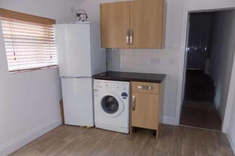 2 bedroom maisonette to rent, Cranbury Road, Hampshire SO50