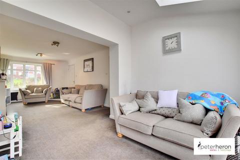 3 bedroom end of terrace house for sale, Plough Road, Hall Farm, Sunderland