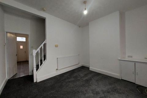 2 bedroom terraced house to rent, Evelyn Street, Burnley BB10