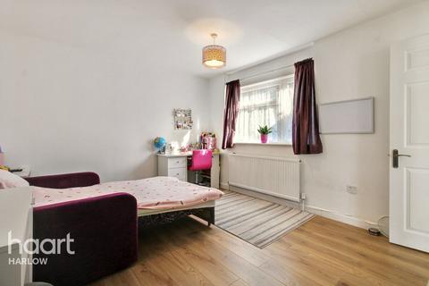 123 Shawbridge, Harlow, CM19 4NP