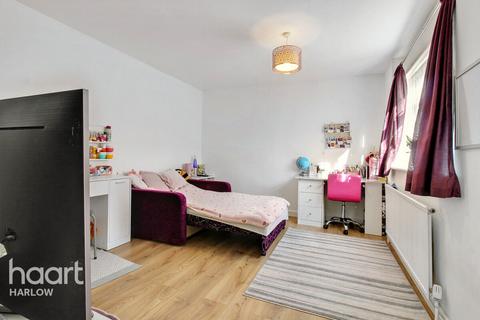 123 Shawbridge, Harlow, CM19 4NP