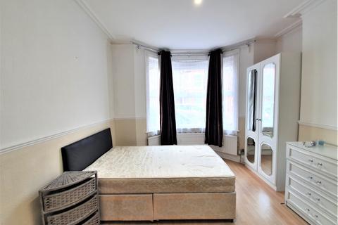 undefined, LUTON, LU1