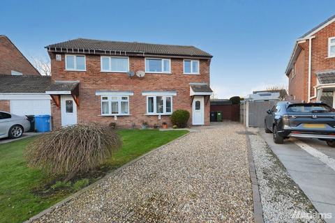 3 bedroom semi-detached house for sale, Graylag Close, Beechwood