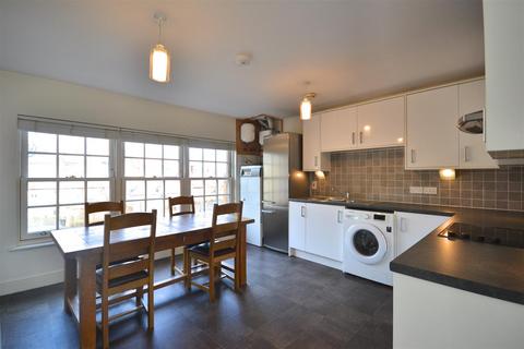 3 bedroom apartment for sale, Harewood Court, Poundbury, Dorchester