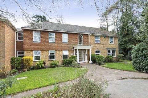 2 bedroom retirement property for sale, Hall Place Drive, Weybridge KT13