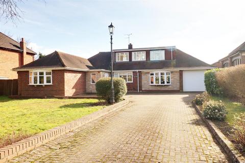 4 bedroom detached house to rent, Lichfield Road, Wolverhampton