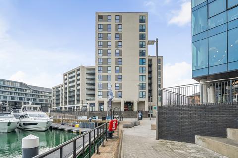 2 bedroom flat to rent, Maritime Walk, Southampton SO14