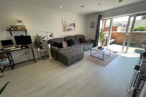 2 bedroom flat for sale, Stunning 1st Floor 2 Double bedroom, 1 Damsel Walk, NW9