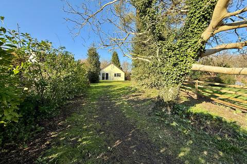 2 bedroom detached bungalow for sale, Oving Road, Aylesbury HP22