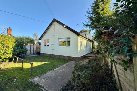 2 bedroom detached bungalow for sale, Oving Road, Aylesbury HP22