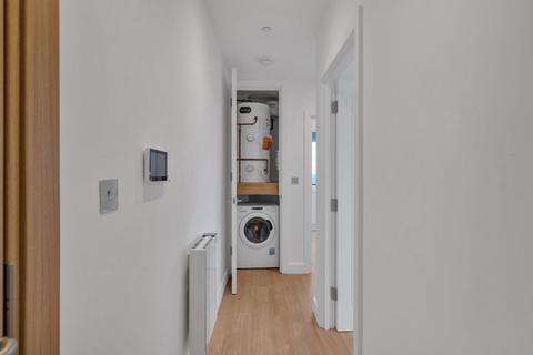 1 bedroom flat to rent, 63 Croydon Road, London