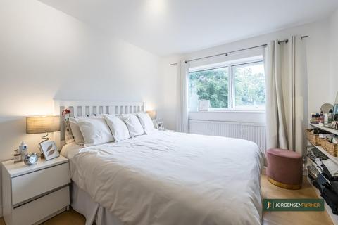 1 bedroom flat for sale, Ollgar Close Shepherds Bush, London, W12 0NF