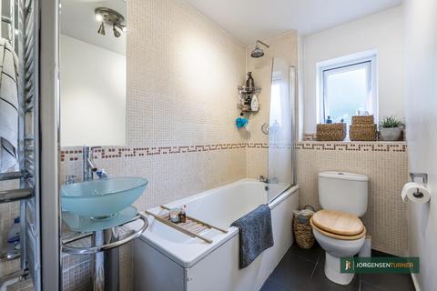 1 bedroom flat for sale, Ollgar Close Shepherds Bush, London, W12 0NF