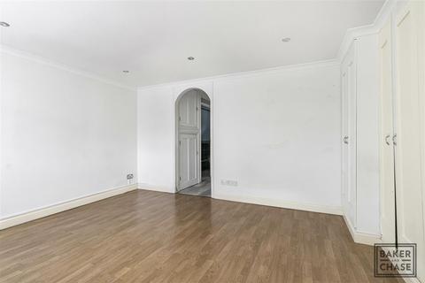 Maisonette for sale, Hydefield Close, London N21