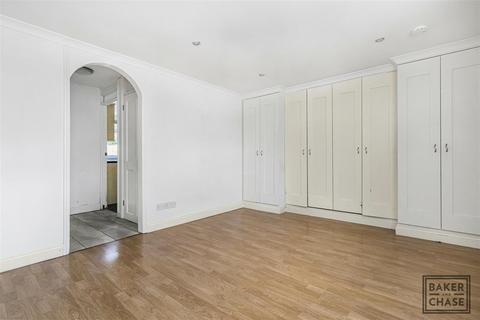 Maisonette for sale, Hydefield Close, London N21