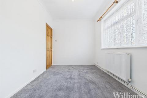 2 bedroom maisonette for sale, Chaucer Drive, Aylesbury HP21