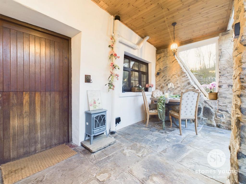 Dining Room/Entrance
