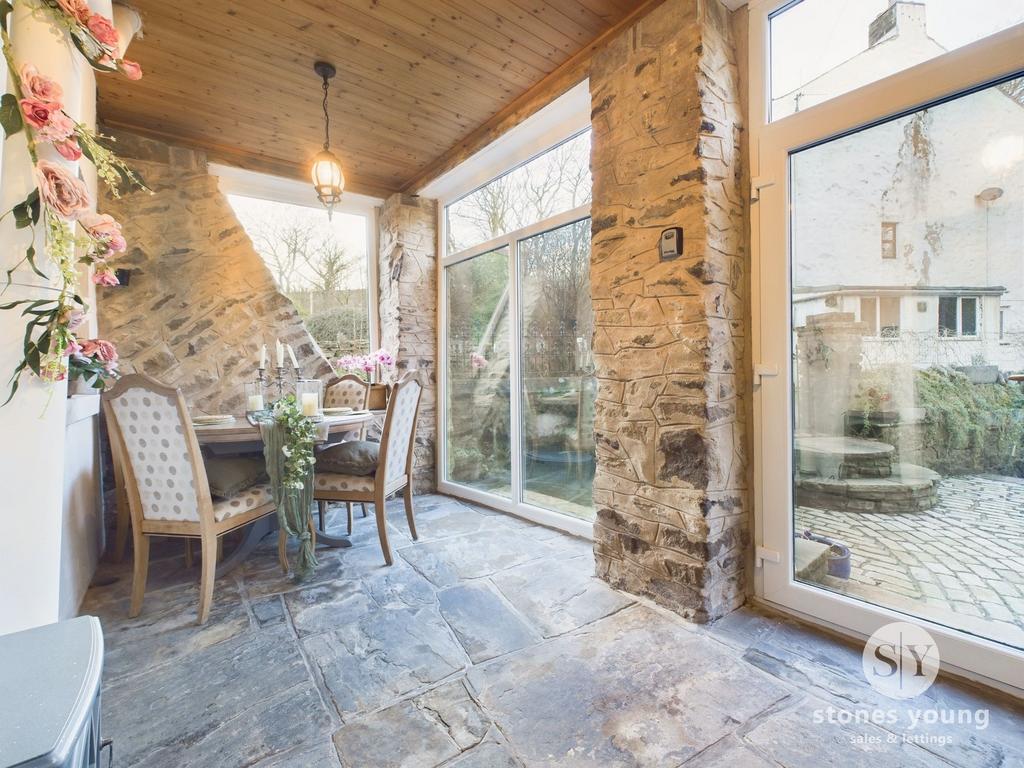 Dining Room/Entrance