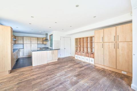 7 bedroom house to rent, Green Lane, Hendon, London, NW4