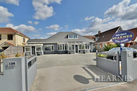 5 bedroom bungalow for sale, Magna Road, Bournemouth, BH11